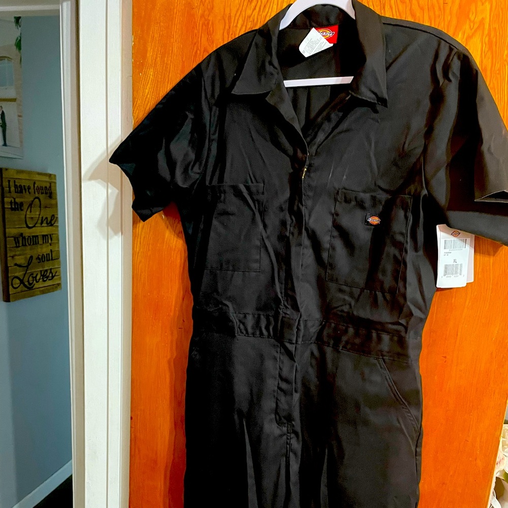 Dickies women’s flex shirt sleeve coveralls. New never worn with tags